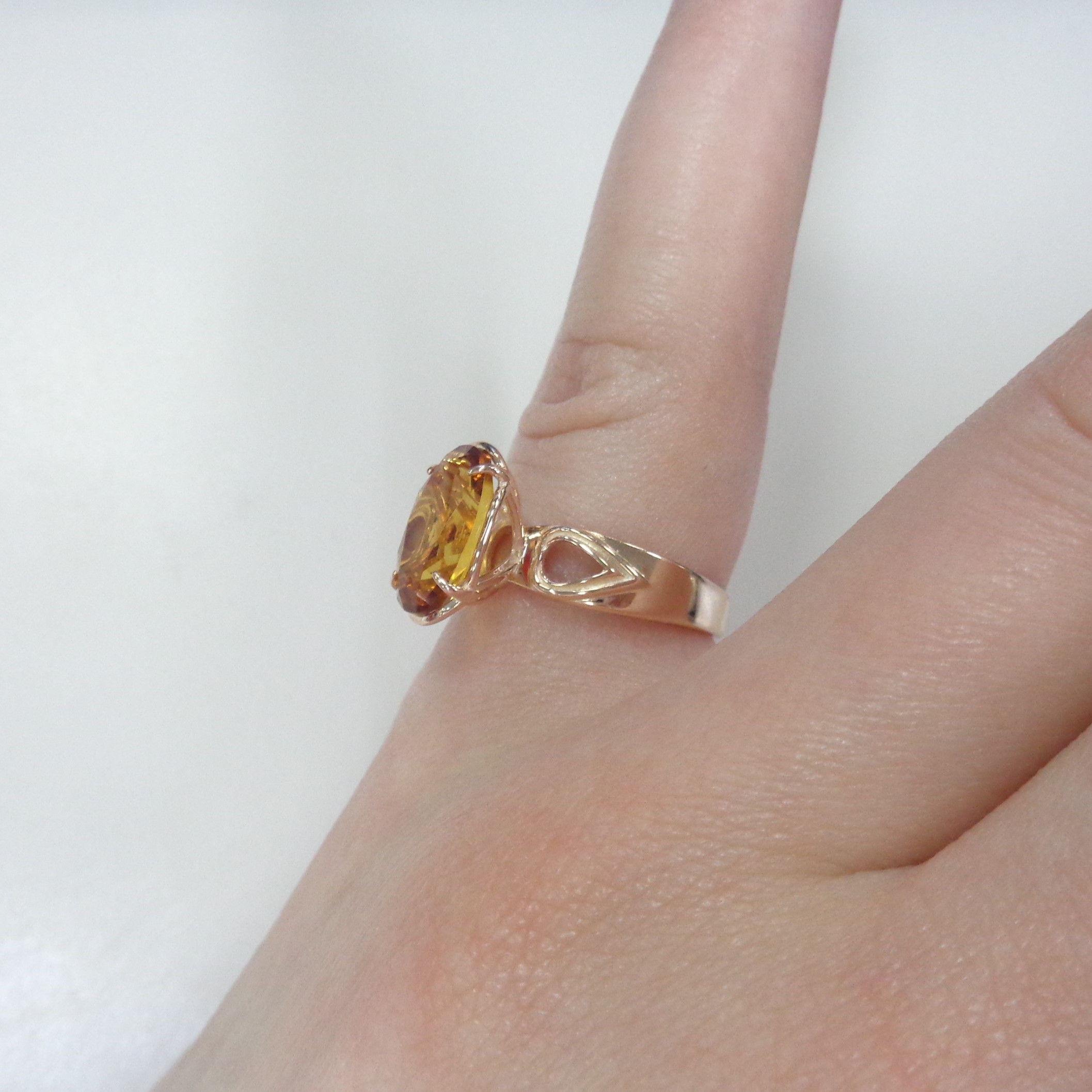 Серебряное кольцо с цитрином